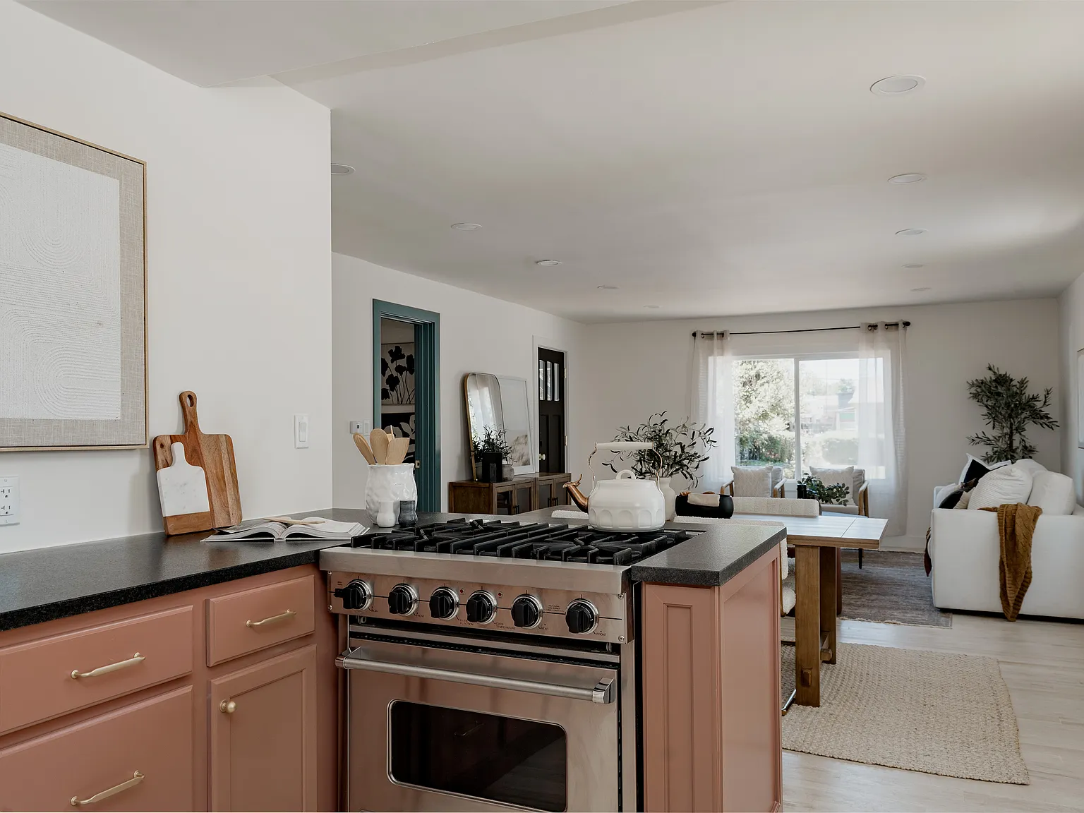 2 bed, 1340 sqft, $2,500 — Photo 4