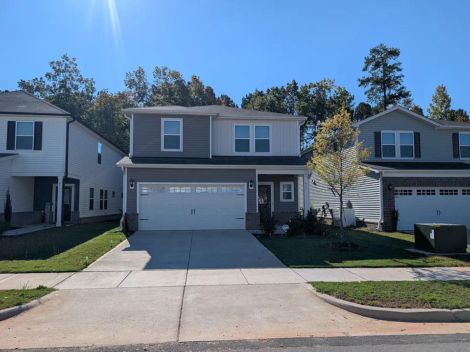 477 Squirrel Oaks