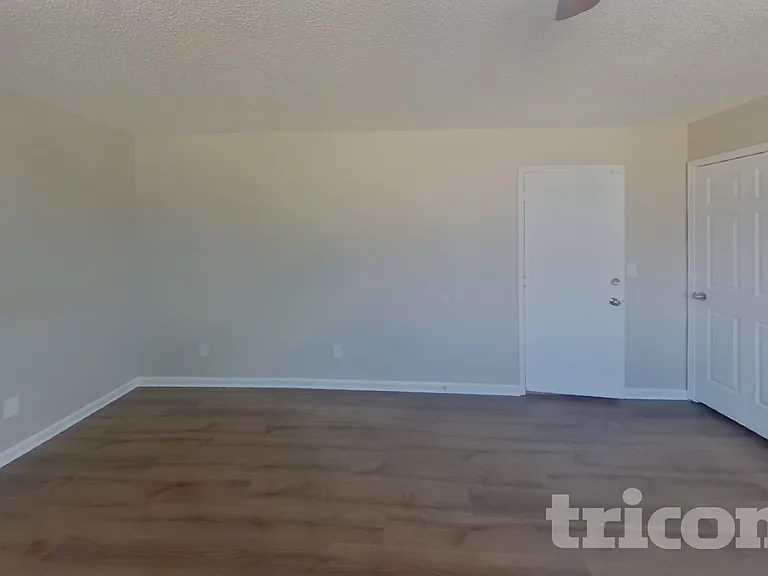 1140 Modell Dr — Photo 2