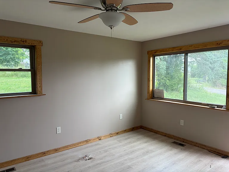 127 Bradshaw Dr — Photo 13