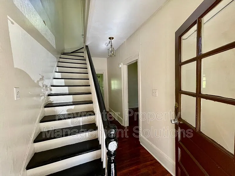 2 bed, 1.0 bath, 748 sqft, $1,175 — Photo 4