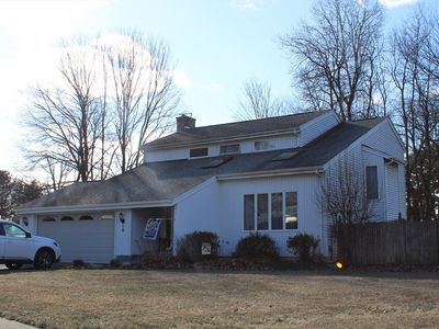 18 Patriot Ln, Agawam, MA, 01001