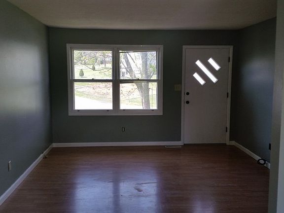 2nd image of 418 Queen Ann Ct