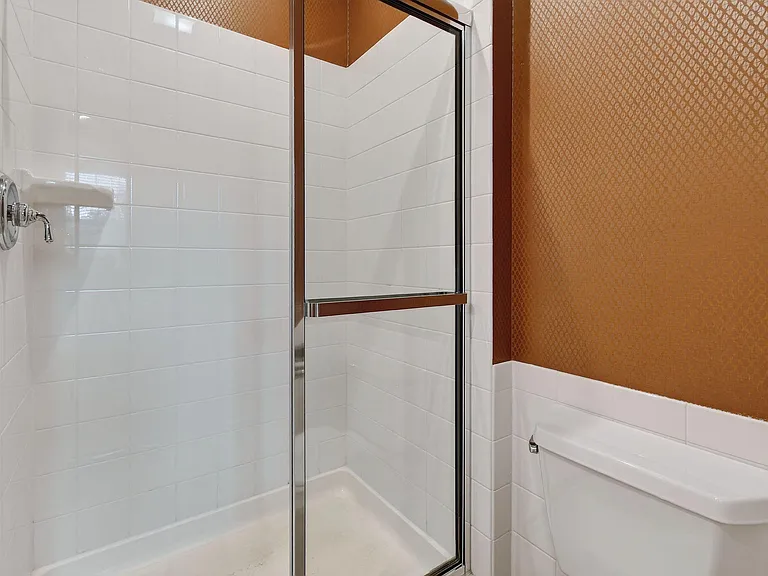 303 Caravelle Dr — Photo 36