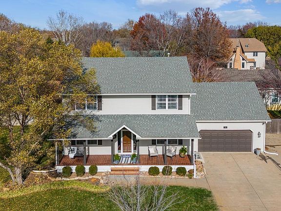 2nd image of 716 Valley Park Dr
