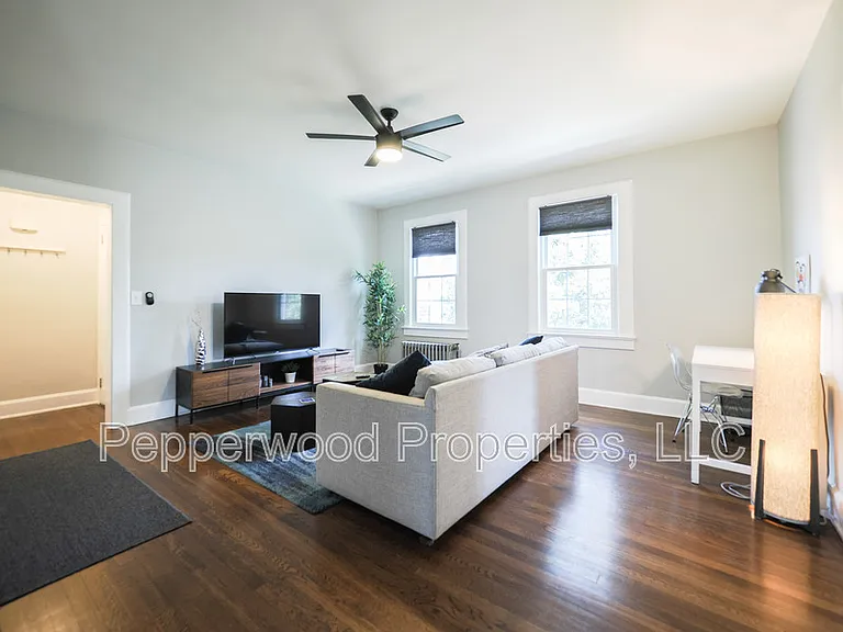 519 E Main St #1-8 — Photo 2