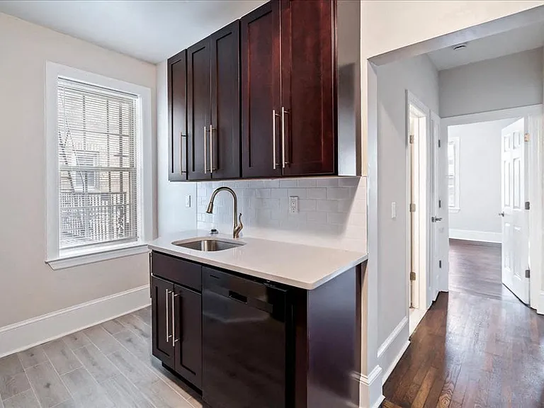 625 Elm St. Apartments — Photo 9