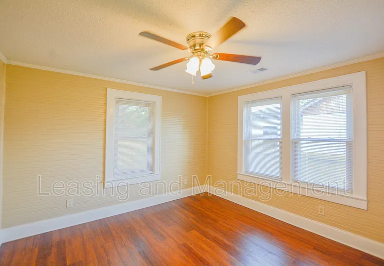 2041 Groveland Ave — Photo 12