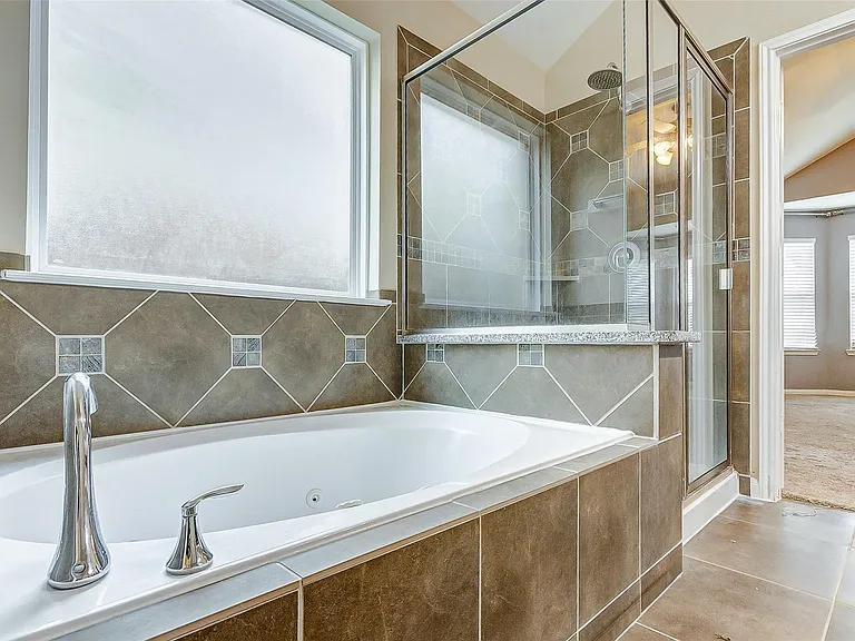 9419 Sparrow Creek Ct — Photo 12