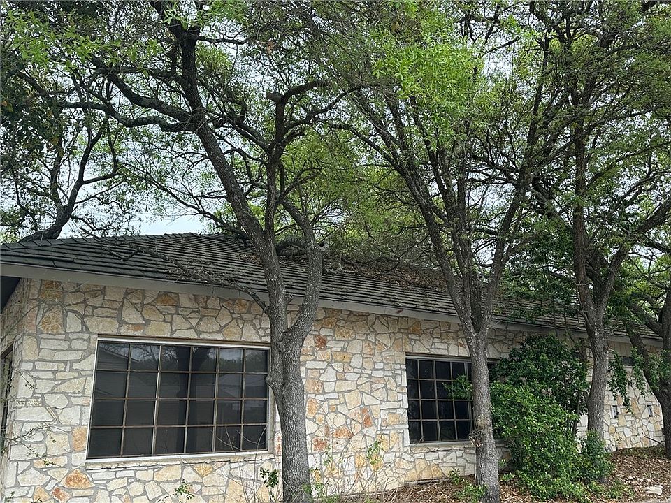 2nd image of 601 S Park St