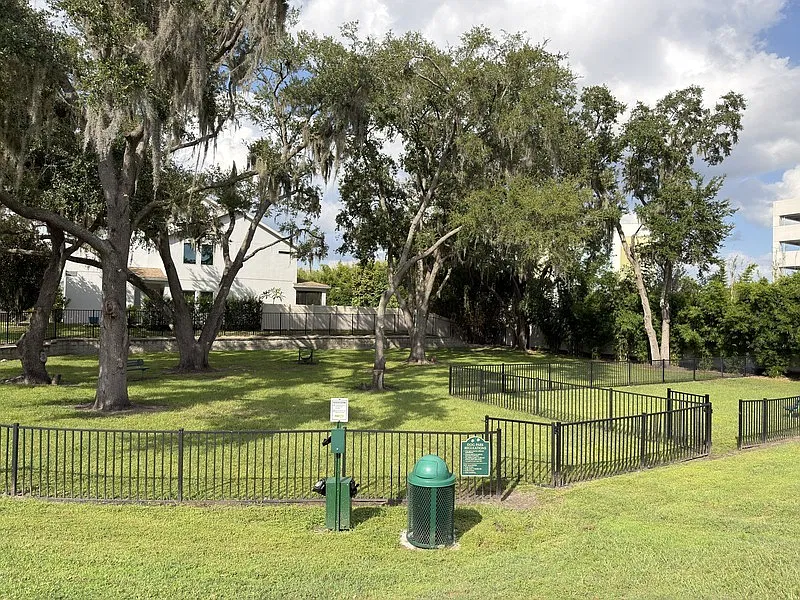 5 bed, 4.0 bath, 4082 sqft, $4,600 — Photo 4
