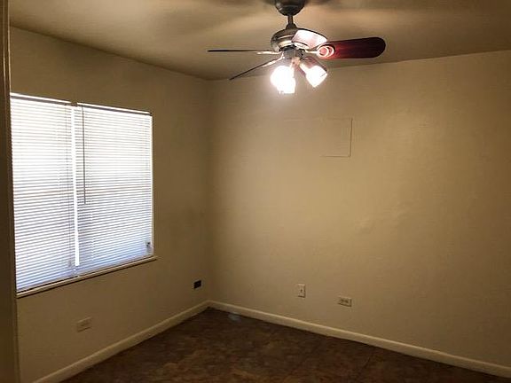 4th image of 403 Hickory St