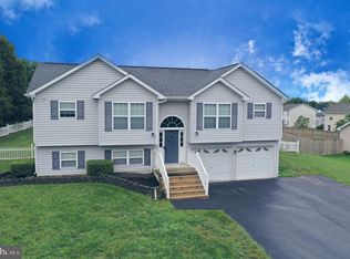 93 Dinali Dr, Martinsburg, WV 25403