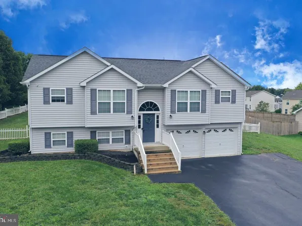 93 Dinali Dr, Martinsburg, WV 25403
