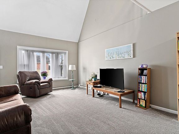 2nd image of 2025 Chateau Ct