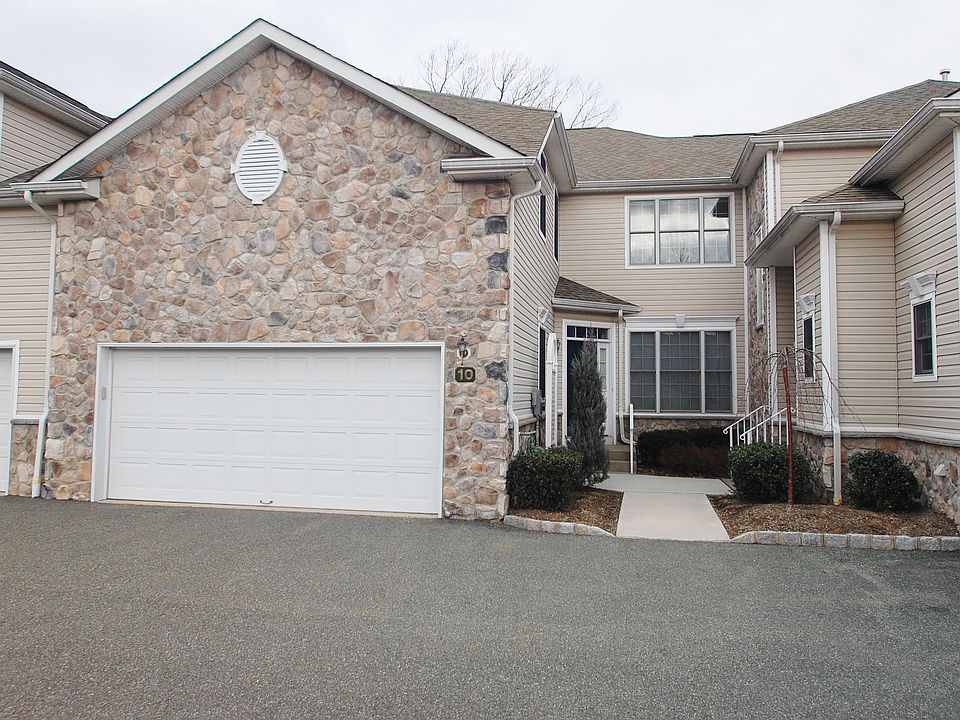 1st image of 10 Whalen Ct #10