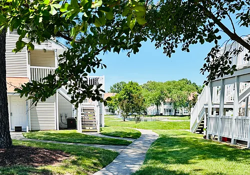 Shoreline Apartments Photo 1