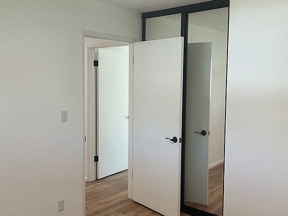 5th image of 531 Isabella Dr