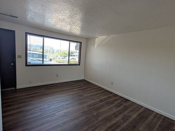 3rd image of 2953 W Lorraine Ave
