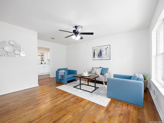 4th image of 310 Burwood