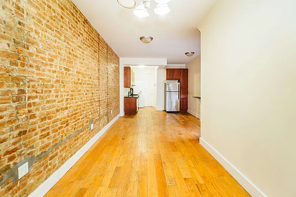 Rented by Nooklyn NYC LLC | media 18