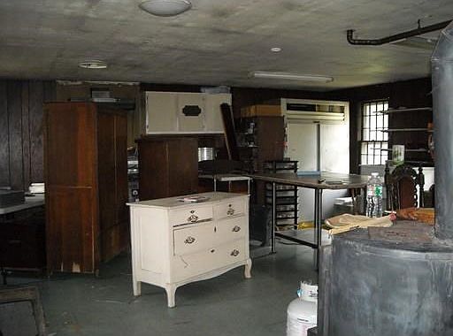 4th image of 2 Winterberry Ln