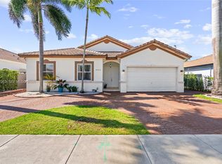 8914 NW 168th St, Miami Lakes, FL 33018