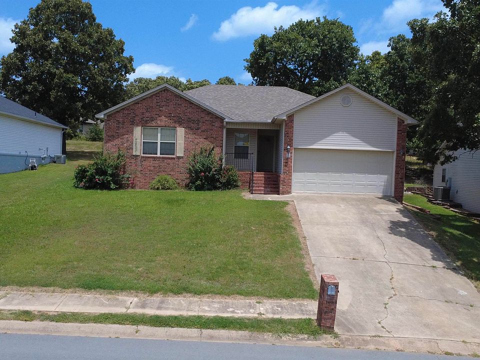 1st image of 72 Cinnamon Dr