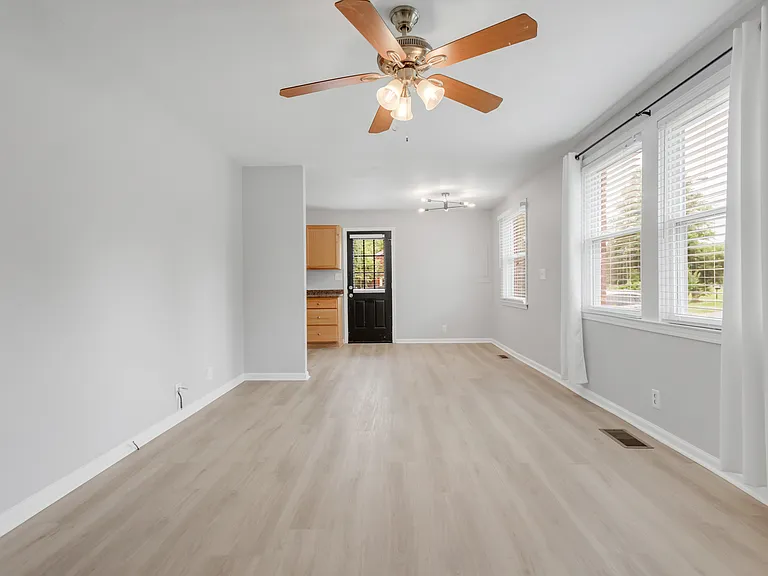 304 Lallemand Ct — Photo 10