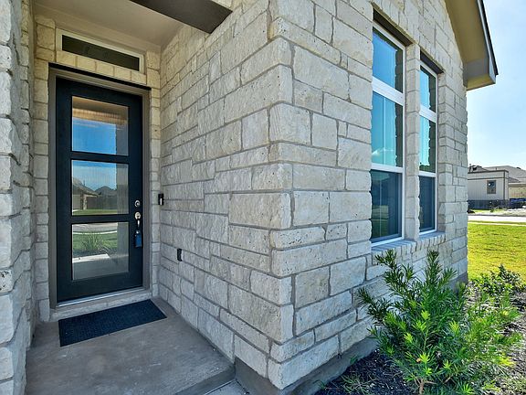 2nd image of 179 Sequoia Dr