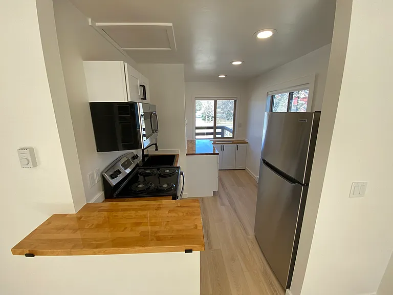122 N 5th St #B — Photo 6