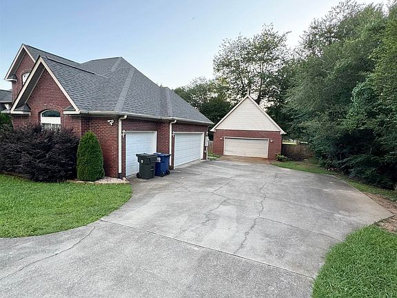 2nd image of 128 Mose Chapel Rd