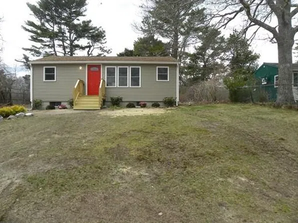 6 Peaceful Ln, Wareham, MA 02571