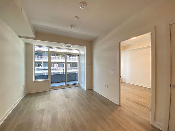 5th image of 212 King William St #1010