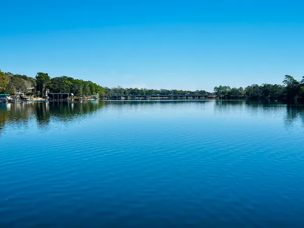 51 Hidden Cove Dr, Valparaiso, FL 32580