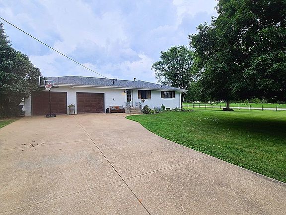 2nd image of 9419 228th St N