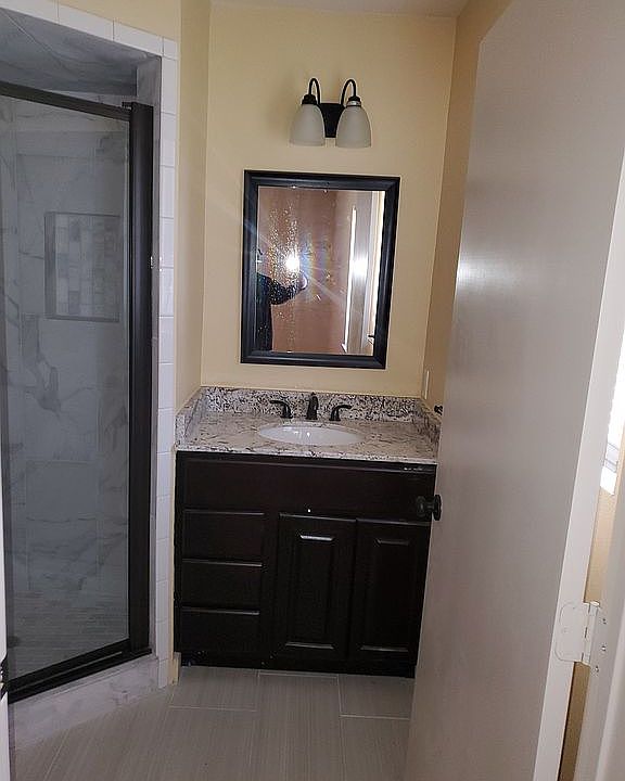 2nd image of 712 S 32nd St