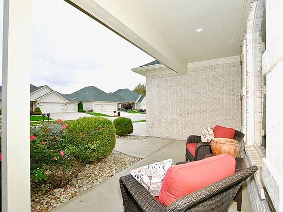 3rd image of 3355 Nottinghill Dr W
