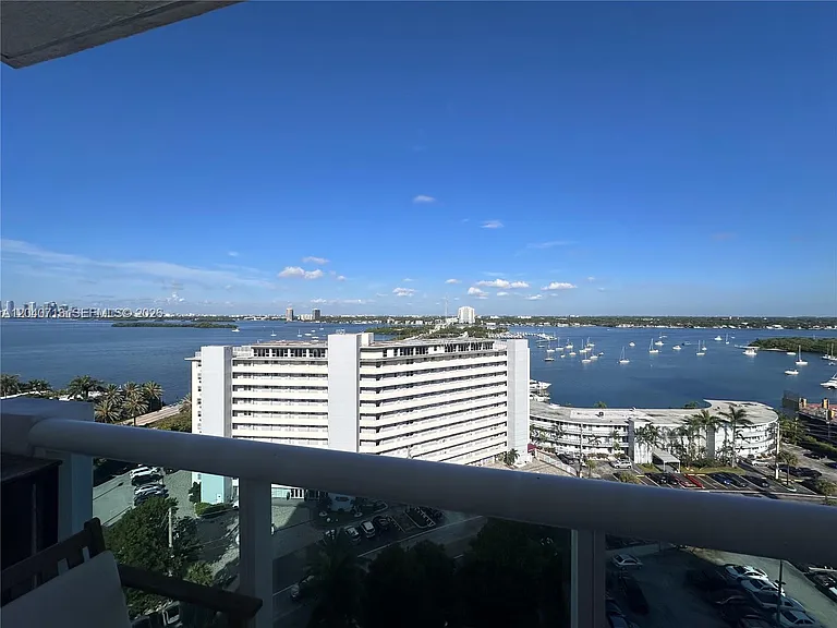 7900 Harbor Island Dr #1424 — Photo 11