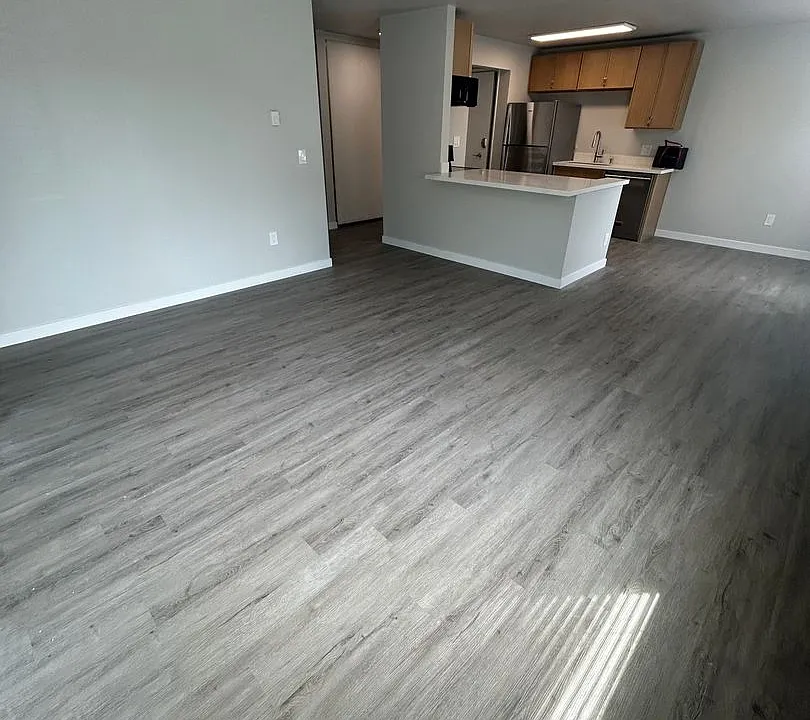 9100 Roosevelt Apartments