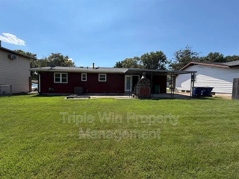 3 bed, 2.0 bath, 1066 sqft, $1,650 — Photo 4