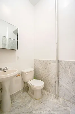 Rented by City Connections Realty | media 26