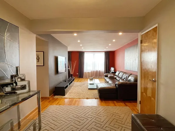 2580 Ocean Parkway image 2 of 23