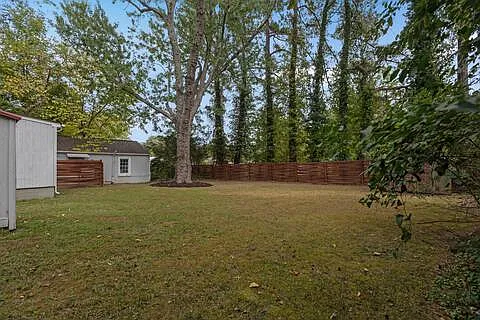 3 bed, 1464 sqft, $2,350 — Photo 3