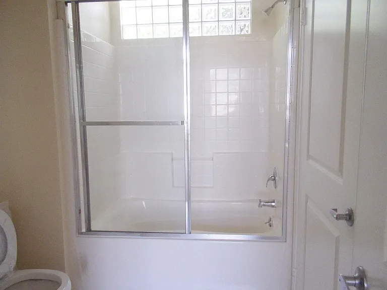 Lido Apartments - 2810 S Sepulveda — Photo 26