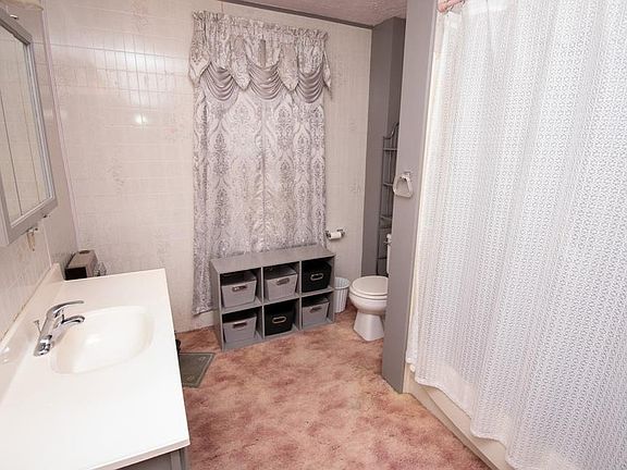 4th image of 317 W Elm St