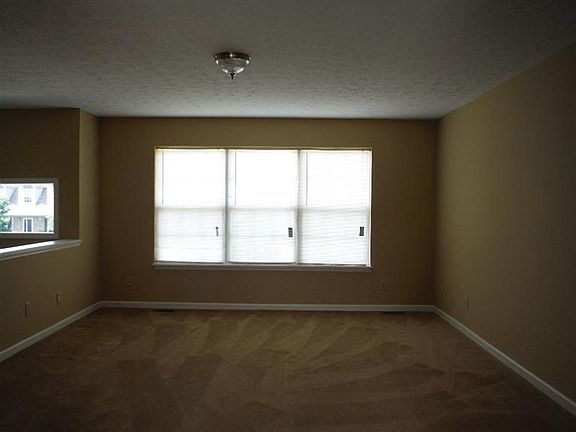5th image of 440 Southbrook Dr