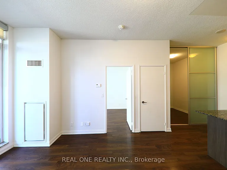 500 Sherbourne St #506 — Photo 8