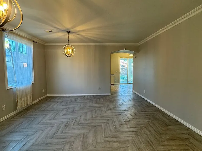 17637 W Molly Ln — Photo 4