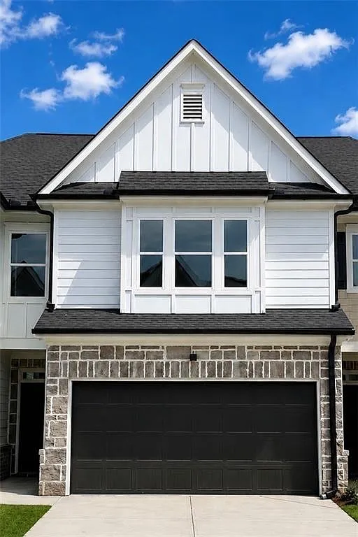 3 bed, 2.5 bath, 1660 sqft, $2,200 — Photo 1